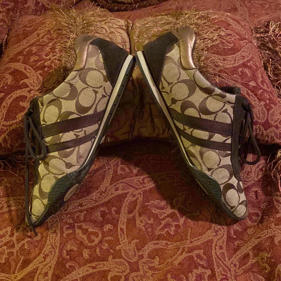 COACH - Picture 3 of 10